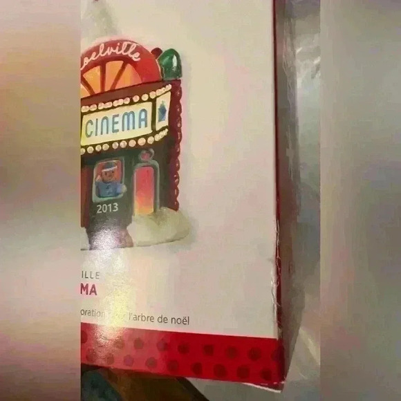 Hallmark Keepsakes 2013 Cinema- 8th in Noelville Series NEW Christmas Ornament - Picture 8 of 8